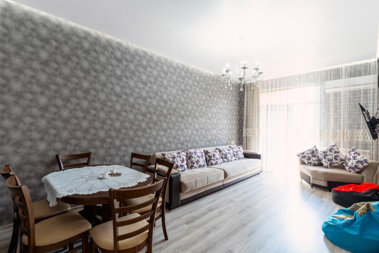 Nice Batumi Apartment Екстер'єр фото